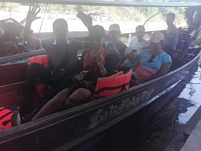 Damnoen Saduak Floating Market