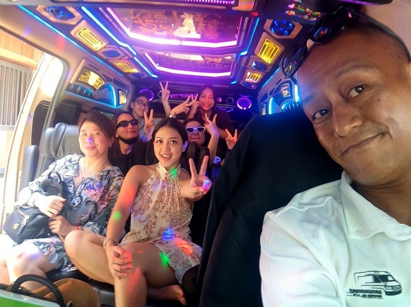 Bangkokvan service with driver