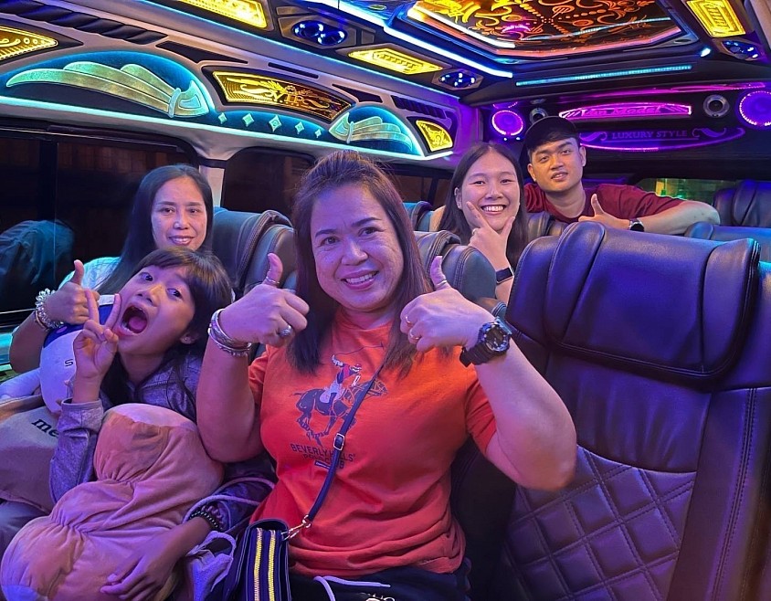 Comfortable Private Van with Professional Driver for Hua Hin Transfer