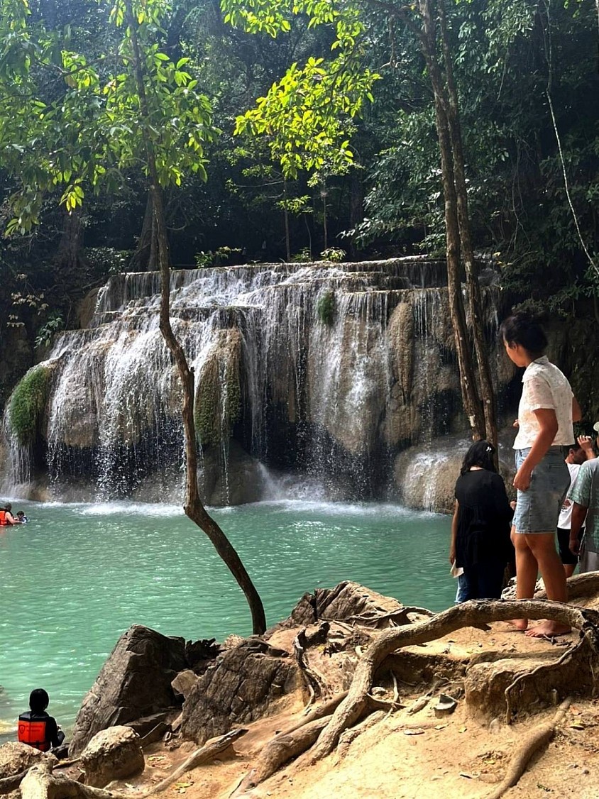 Comfortable Private Van Service from Don Mueang Airport to Kanchanaburi