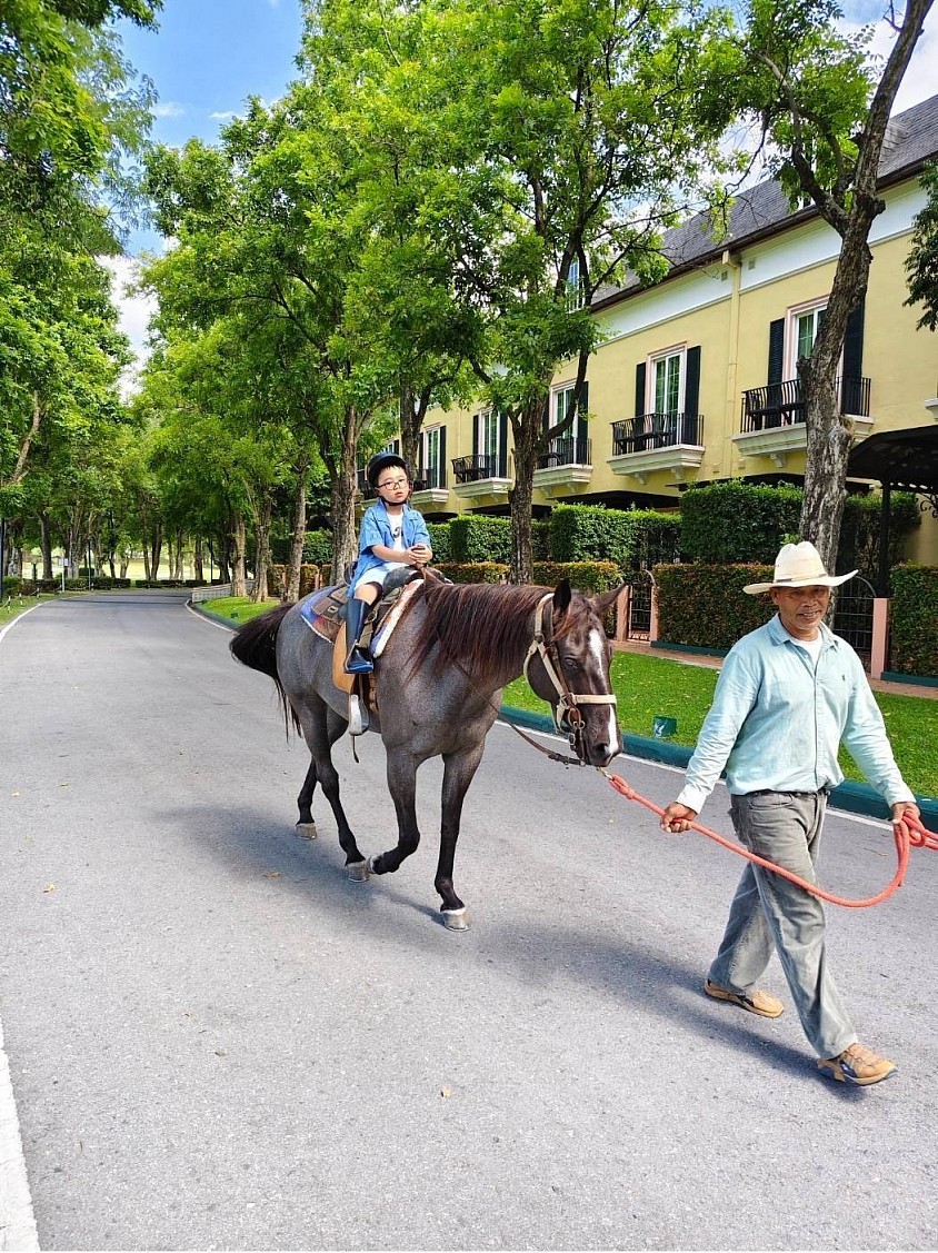 Private Van to Khao Yai