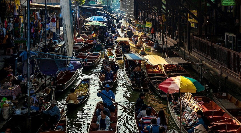 Damnoen Saduak Floating Market